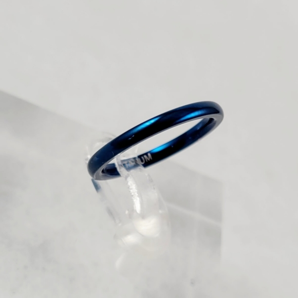 2mm Blue Titanium Band - Picture 4 of 7